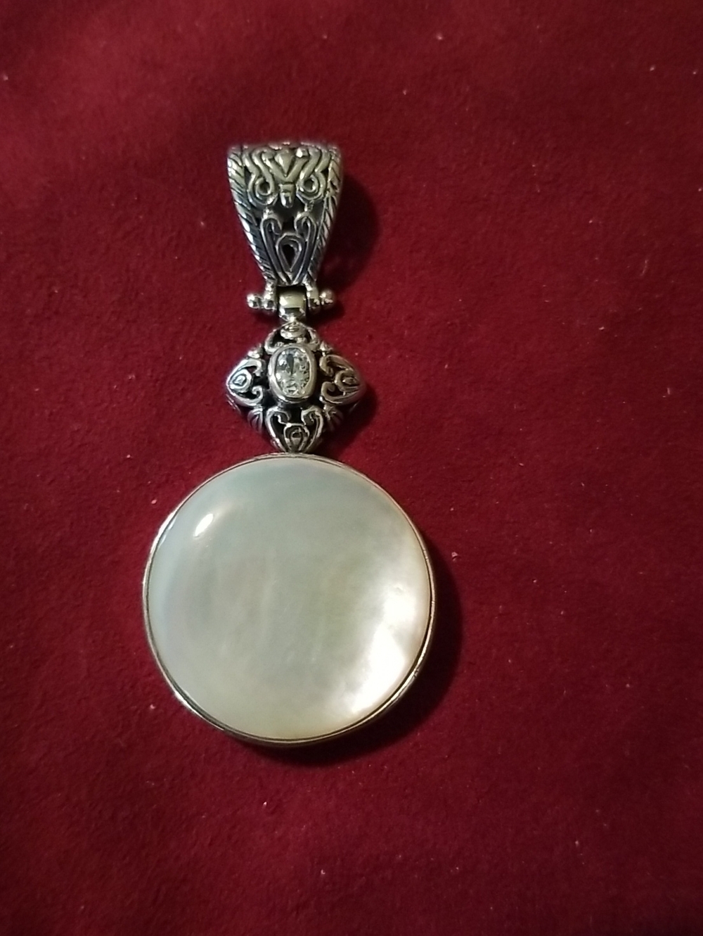 Silver pendant with Mother of Pearl Stone - Picture 1 of 8